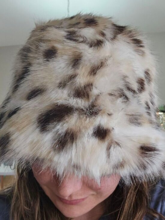 Contemporary fall winter warm plush faux fur leopard print bucket hat main image 4